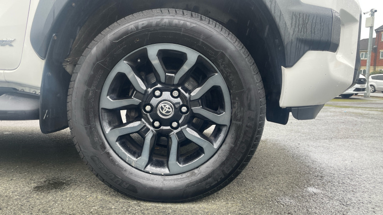 Toyota Hilux Diesel Invincible X D/Cab Pick Up 2.8 D-4D Auto